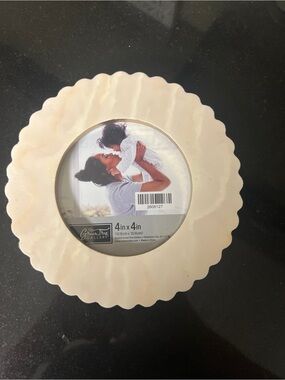 Green Tree Gallery Scalloped Round 4x4 Picture Frame Cream Gold NWOB